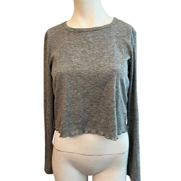 AQUA Womens XL Gray Crop Top Pullover Ruffled Hem Long Sleeve Round Neck NWT - Picture 1 of 5